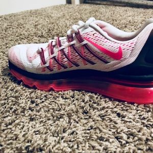 Nike AIRMAX Size 6
